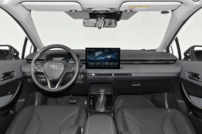 2025 Toyota Corolla XLI EXECUTIVE HEV thumbnail 7