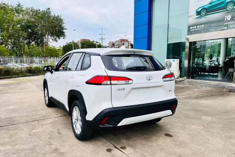 2025 Toyota Corolla Cross STANDARD thumbnail 5
