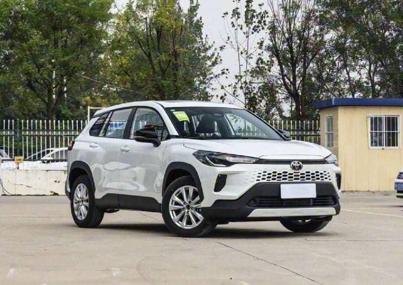 2026 Toyota Corolla Cross GLI thumbnail 5