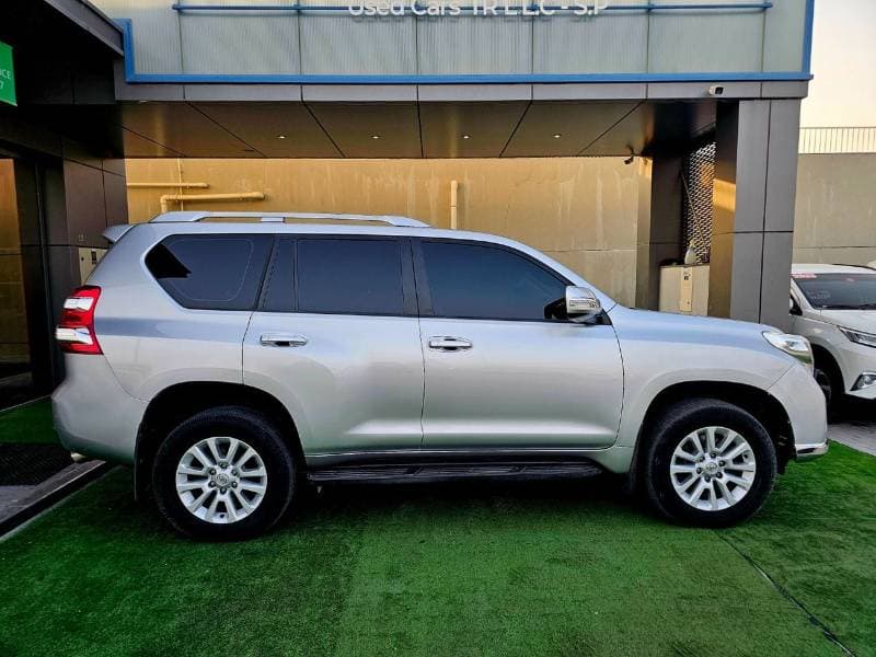 2016 Toyota Prado thumbnail 4