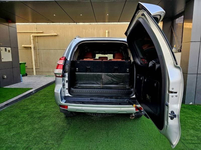 2016 Toyota Prado thumbnail 6