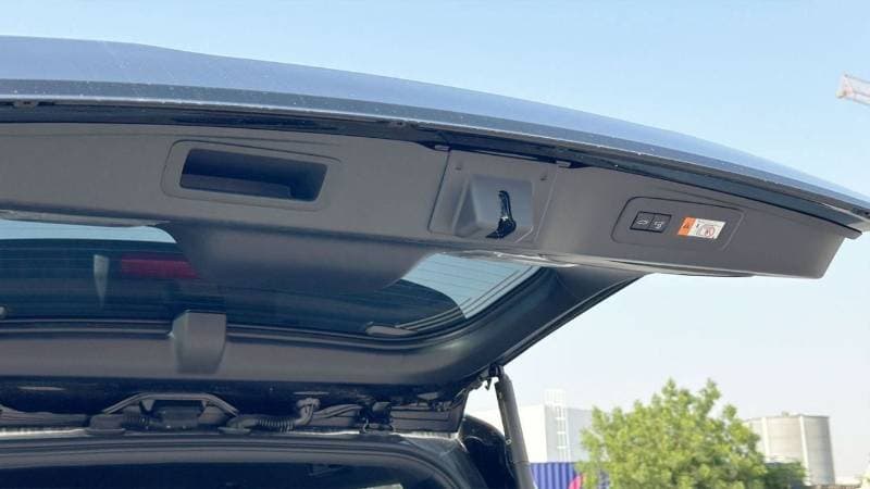 2026 Toyota Prado LUXURY thumbnail 8