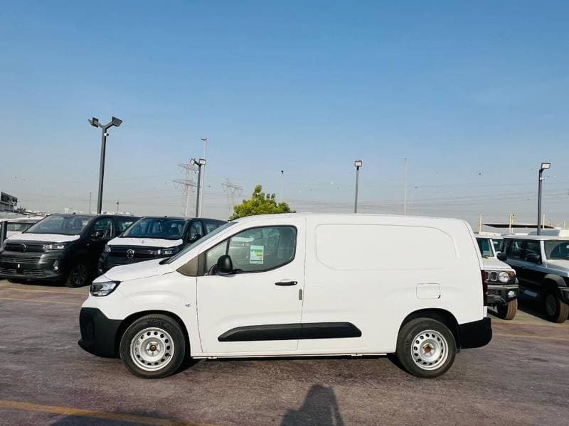 2026 Citroen Berlingo STANDARD thumbnail 4