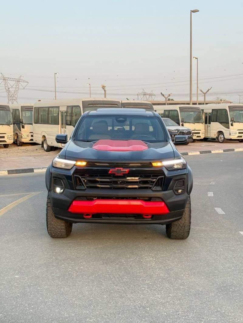 2023 Chevrolet Colorado ZR2 thumbnail 3