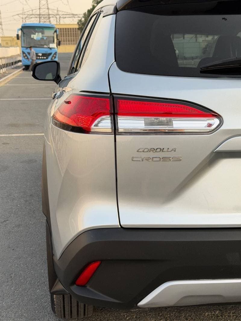 2024 Toyota Corolla Cross STANDARD thumbnail 6