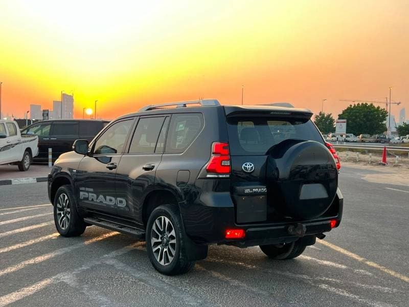 2022 Toyota Prado thumbnail 4