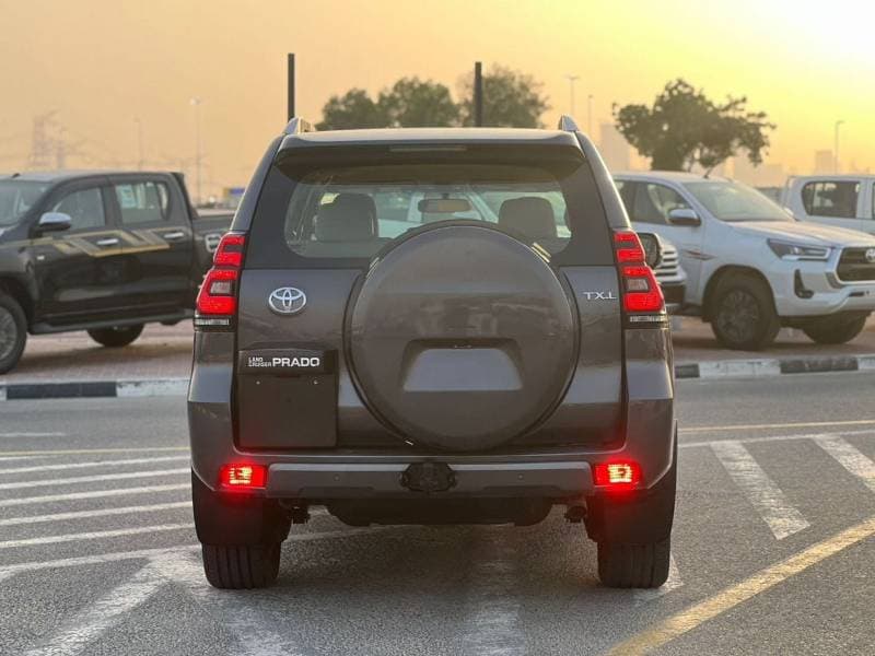 2022 Toyota Prado TX L thumbnail 6