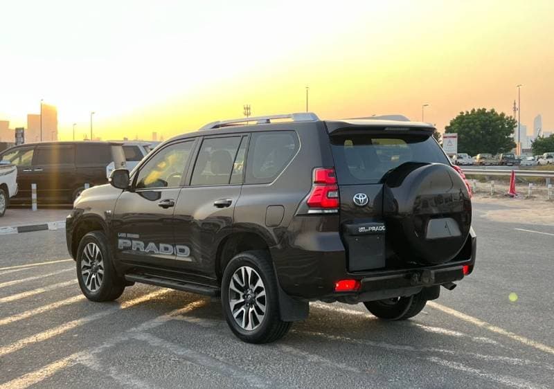2022 Toyota Prado thumbnail 4
