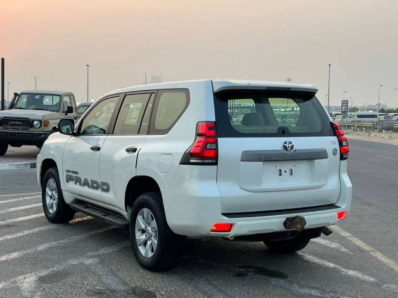2022 Toyota Prado TXL1 thumbnail 4