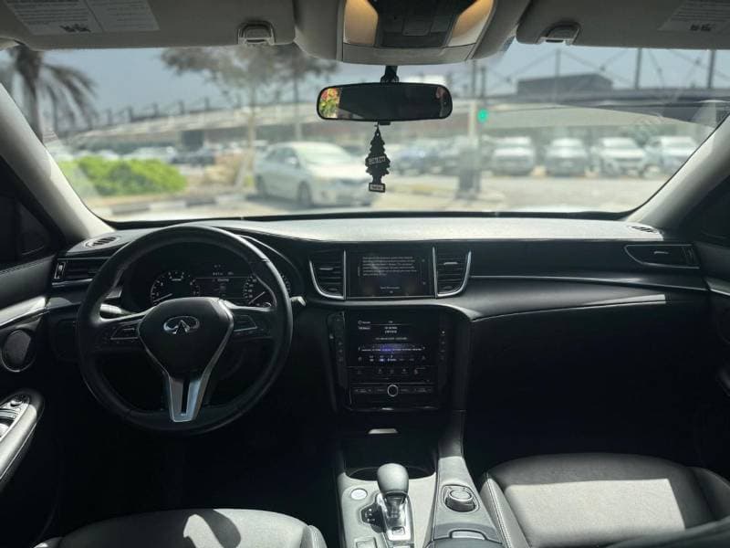 2021 Infiniti QX50 LUXE thumbnail 8