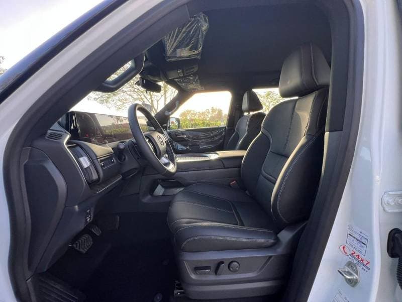 2026 Nissan Patrol SE TITANIUM thumbnail 8