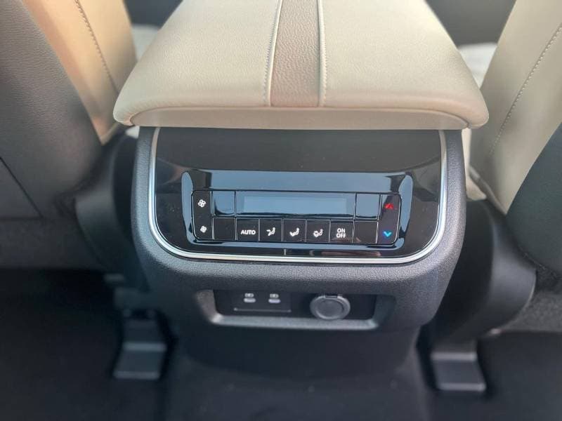 2026 Nissan Patrol SE PLATINUM CITY thumbnail 8