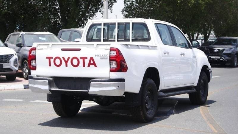 2026 Toyota Hilux SR5 thumbnail 6