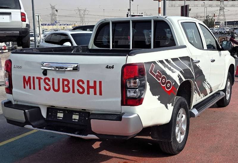 2022 Mitsubishi L200 GLX TOP thumbnail 8