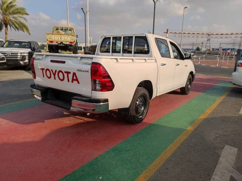 2026 Toyota Hilux thumbnail 6