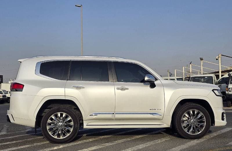 2024 Toyota Land Cruiser VXR thumbnail 4