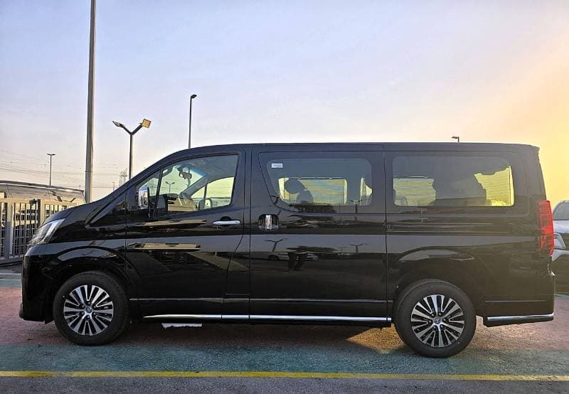 2025 Toyota Granvia Premium 2.8l thumbnail 5