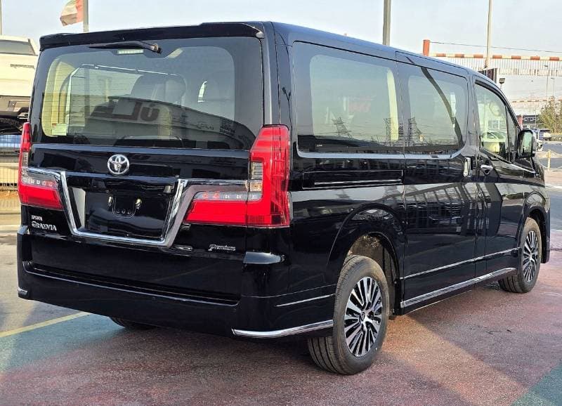 2025 Toyota Granvia Premium 2.8l thumbnail 8