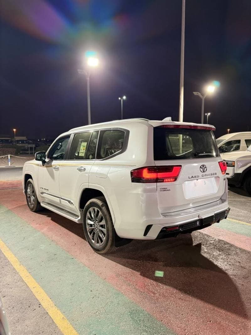 2026 Toyota Land Cruiser VXR thumbnail 3