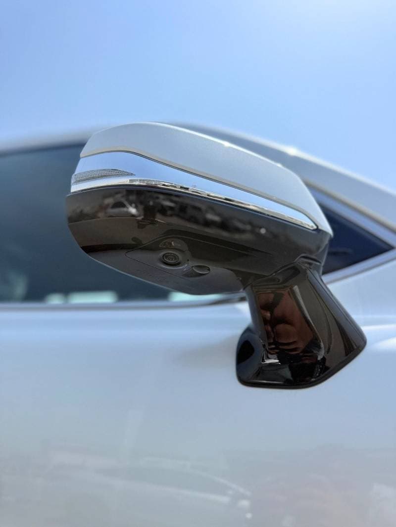 2026 Lexus LX700h SIGNATURE thumbnail 8