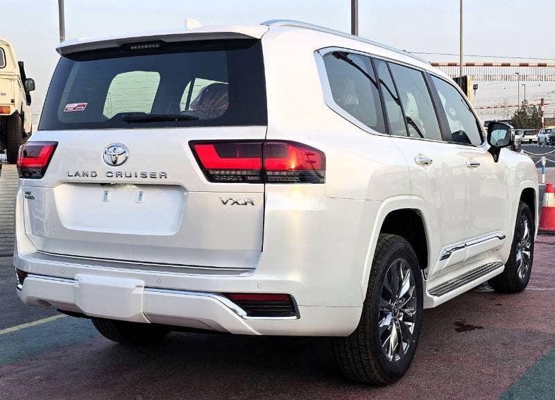 2026 Toyota Land Cruiser VXR thumbnail 8