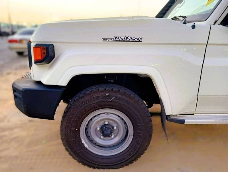 2026 Toyota Land Cruiser Pick Up 4.2l Double Cabine thumbnail 6