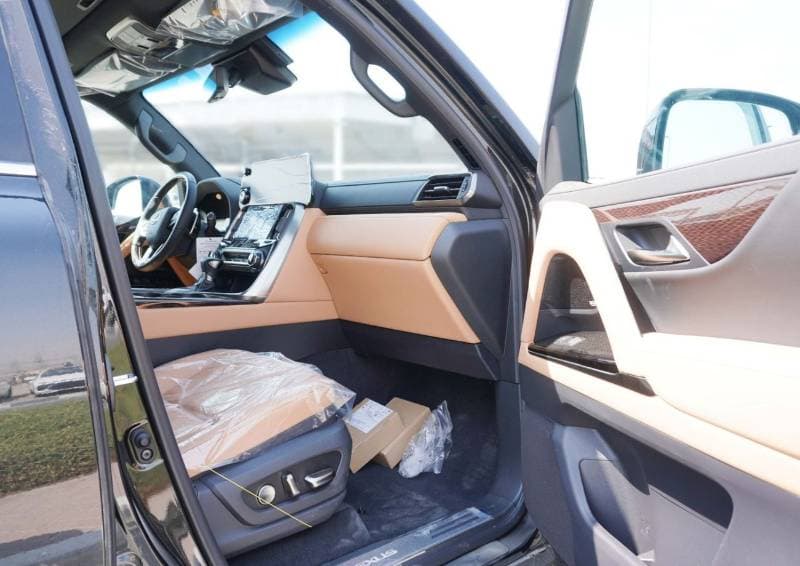2026 Lexus LX600 SIGNATURE thumbnail 8