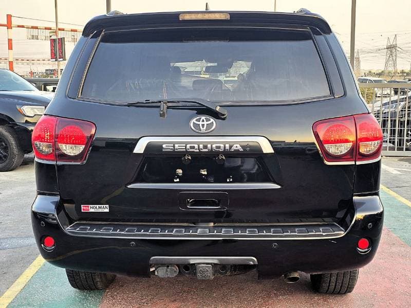 2020 Toyota Sequoia SR5 thumbnail 6