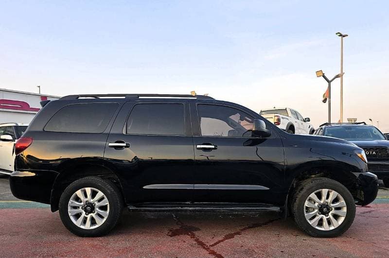 2020 Toyota Sequoia SR5 thumbnail 4