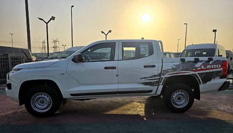 2026 Mitsubishi L200 Mitsubishi L200 Pick Up M_Line thumbnail 5