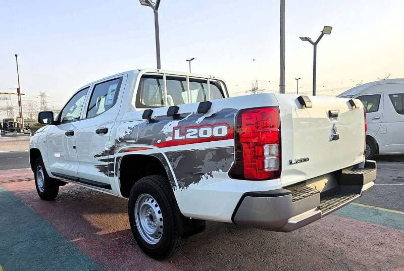 2026 Mitsubishi L200 Mitsubishi L200 Pick Up M_Line thumbnail 6