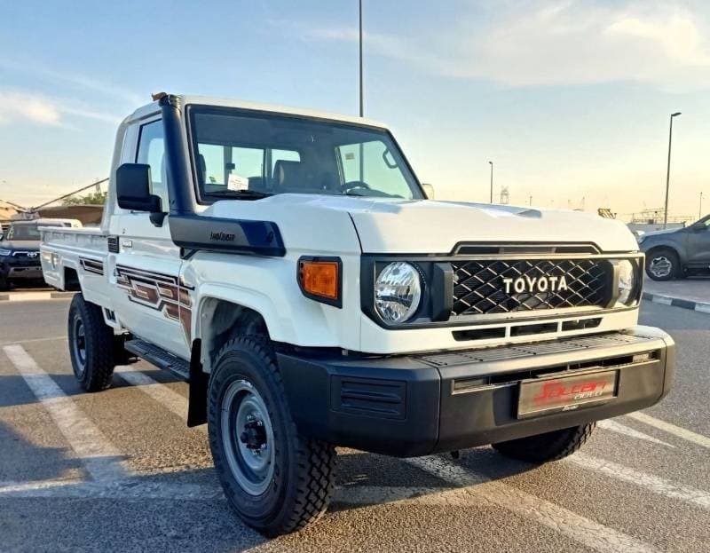 2026 Toyota Land Cruiser Pick Up thumbnail 3