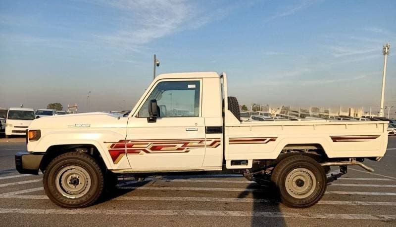 2026 Toyota Land Cruiser Pick Up thumbnail 5