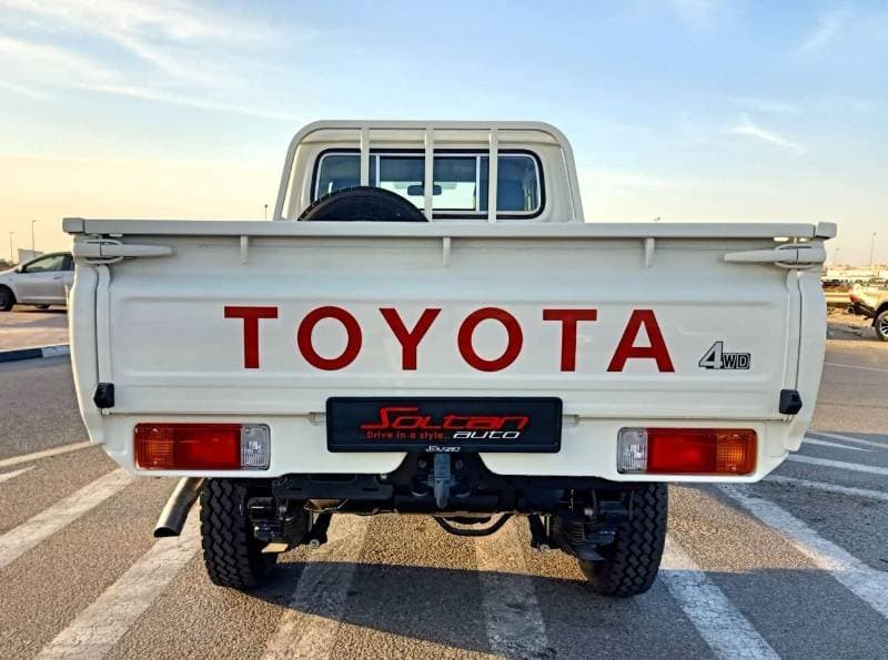 2026 Toyota Land Cruiser Pick Up thumbnail 7