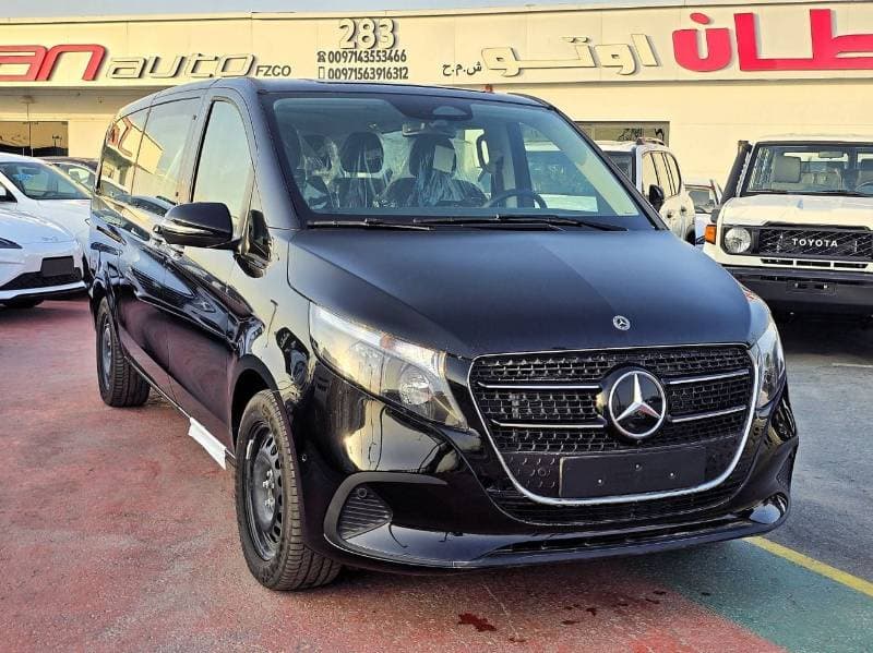 2025 Mercedes Benz V300 STANDARD thumbnail 4