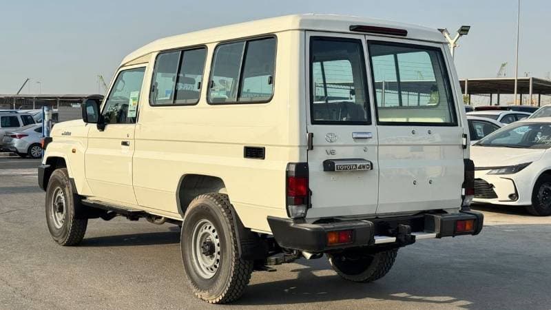2026 Toyota Land Cruiser 70 LC 78 HARDTOP 4.0L MT thumbnail 3