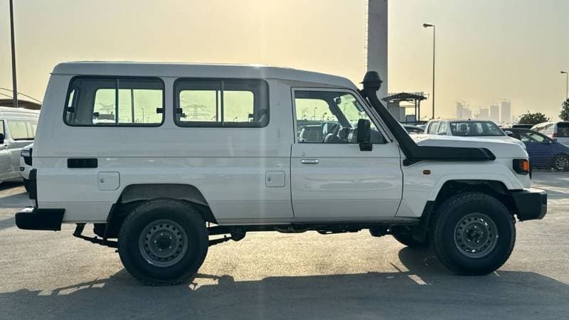 2026 Toyota Land Cruiser 70 LC 78 HARDTOP 4.0L MT thumbnail 6