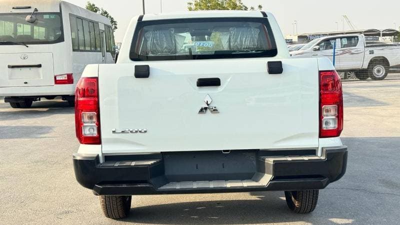 2027 Mitsubishi L200 GL thumbnail 5