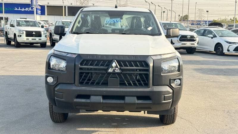 2027 Mitsubishi L200 GL thumbnail 4