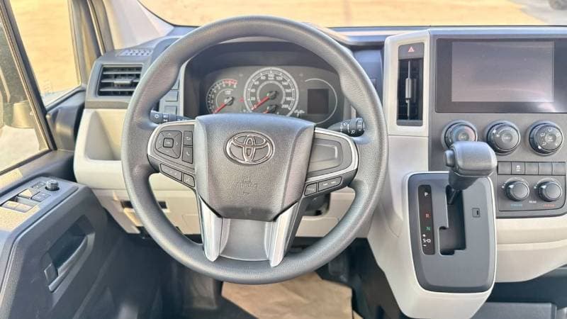 2026 Toyota Hiace DX 3.5 L , PETROL , AUTOMATIC, 13 SEATER,HIGH ROOF thumbnail 8