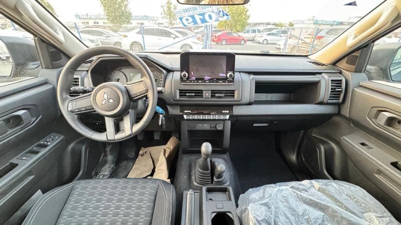 2027 Mitsubishi L200 GLS PLUS , 4WD, 5 SPEED MT, DC , 2.4 L , PICK UP thumbnail 3