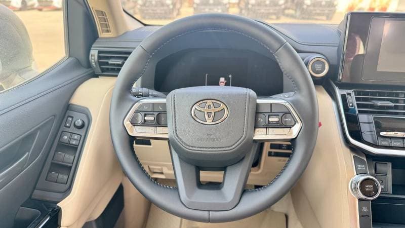 2026 Toyota Land Cruiser GXR thumbnail 5