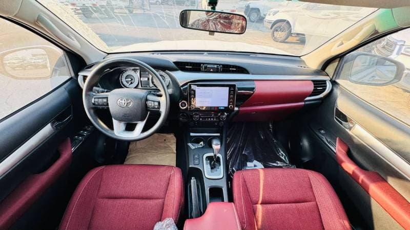 2026 Toyota Hilux SR5 thumbnail 7