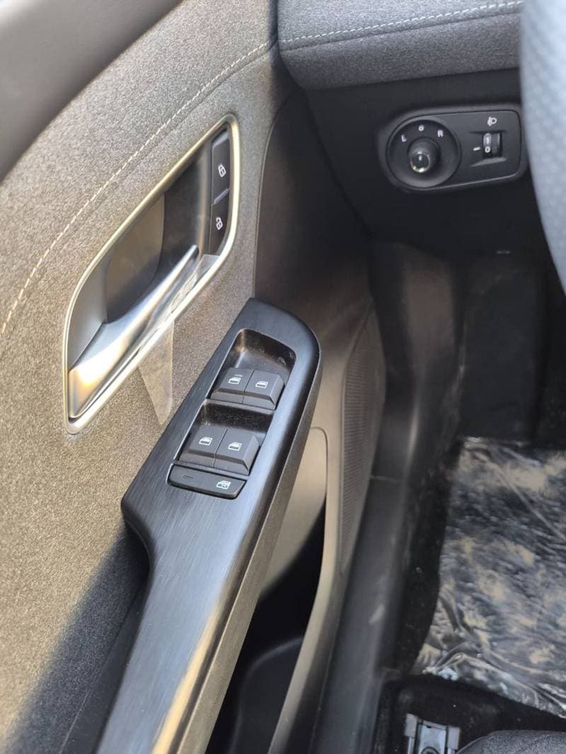 2026 MG ZS STANDARD thumbnail 6