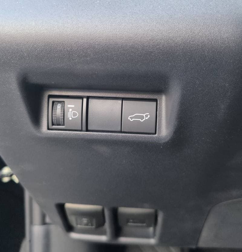 2026 Toyota RAV4 4WD Luxury thumbnail 8