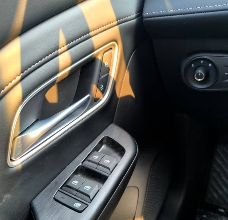 2026 MG ZS COM thumbnail 6