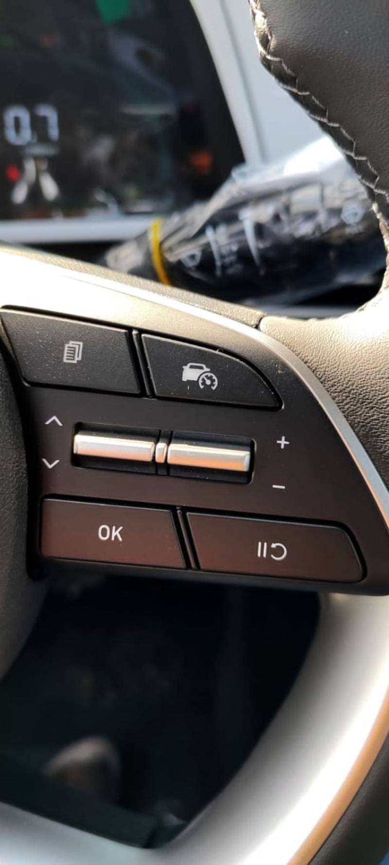 2025 Hyundai Elantra SMART thumbnail 8