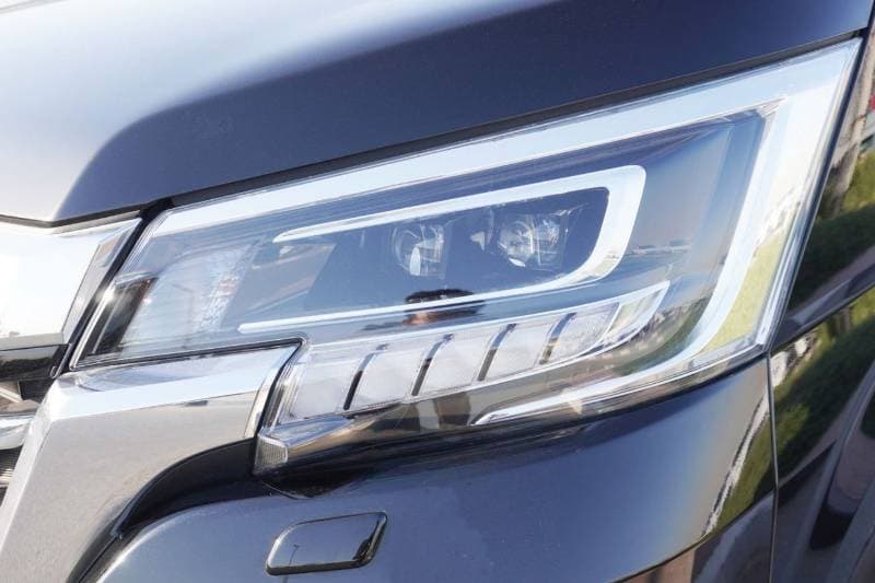 2026 Toyota Granvia PREMIUM thumbnail 4