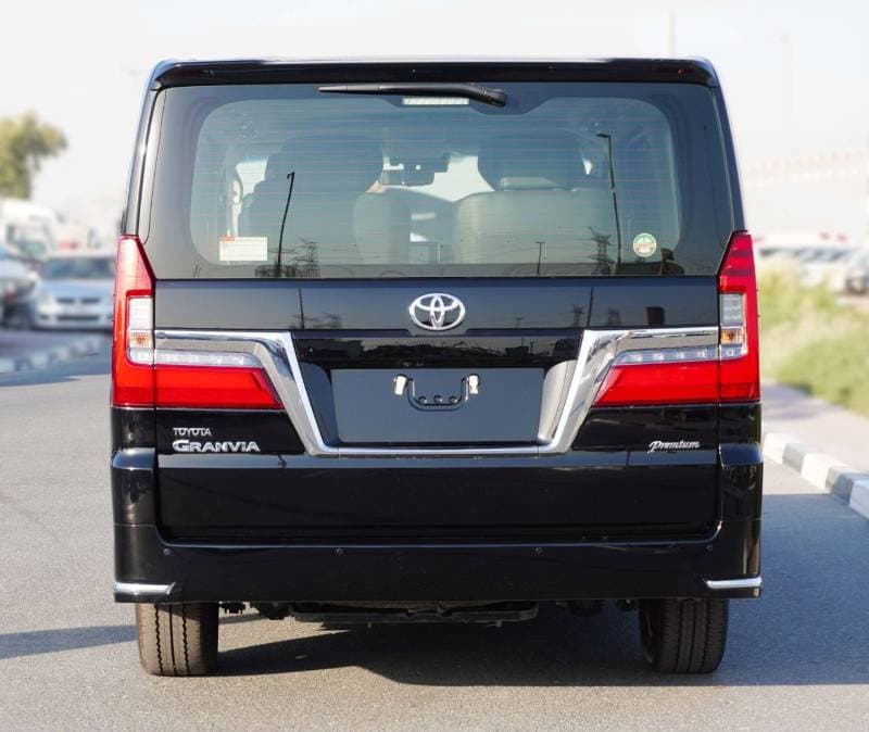 2026 Toyota Granvia PREMIUM thumbnail 7