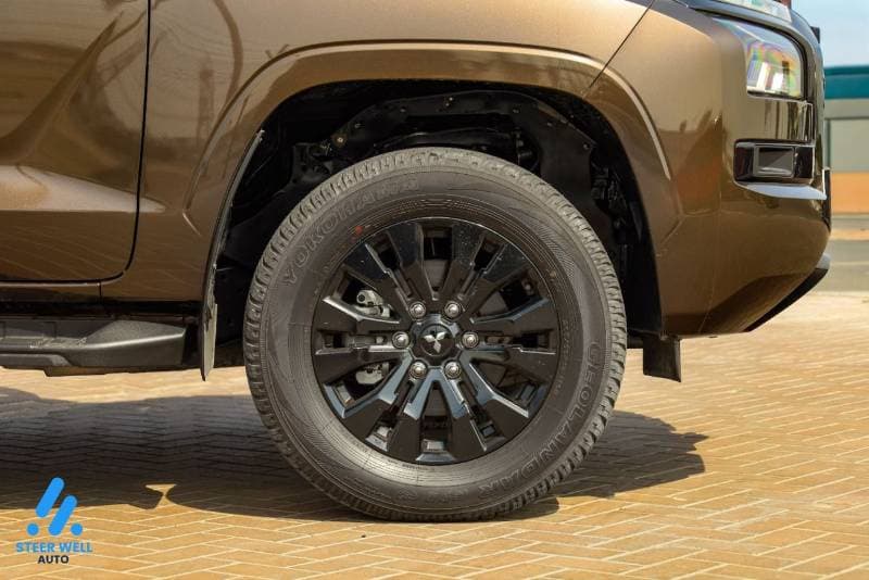 2027 Mitsubishi L200 SPORTERO thumbnail 7